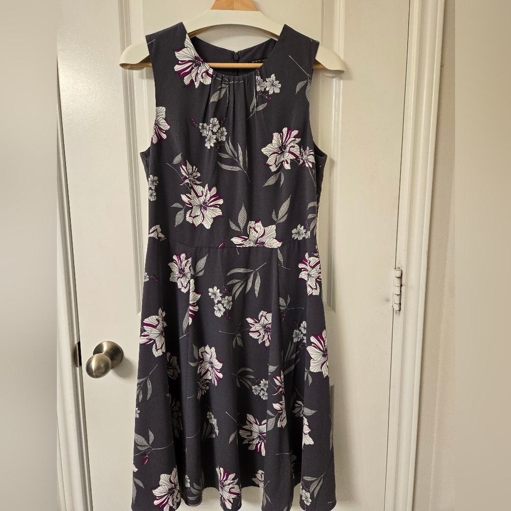 Floral Sleeveless Dress - Gray and White